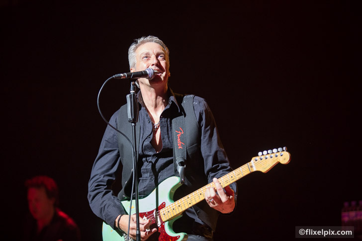 FM, Foreigner, Belfast