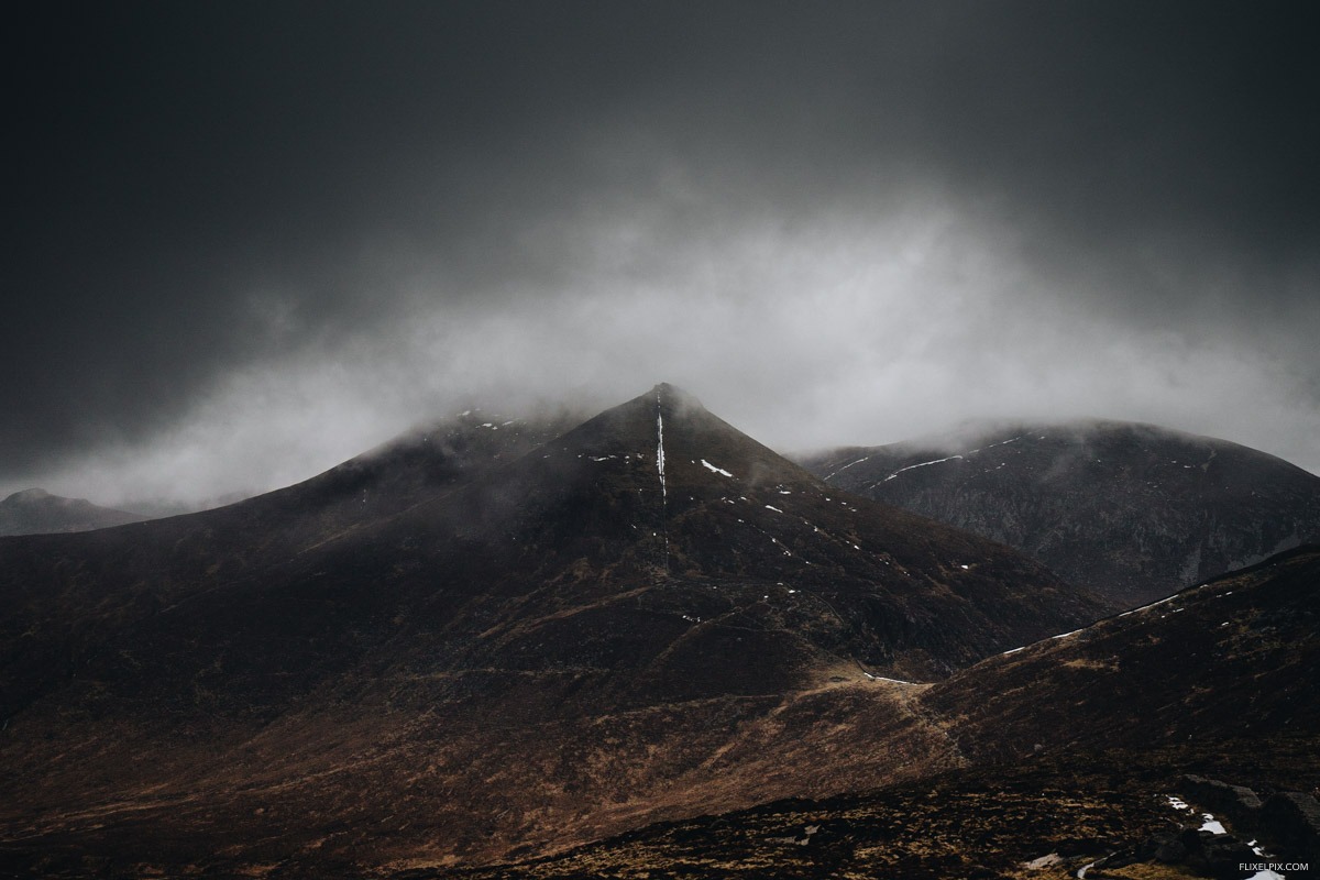 The view from Commedagh to Slieve Bearnagh
